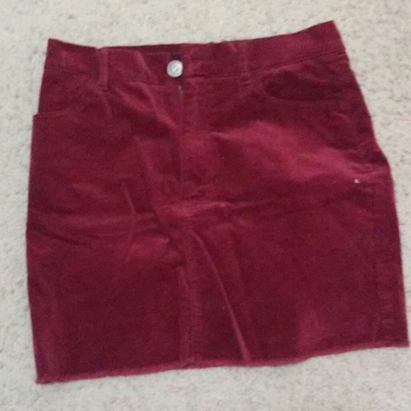 Burgundy skirt - Picture 1 of 1